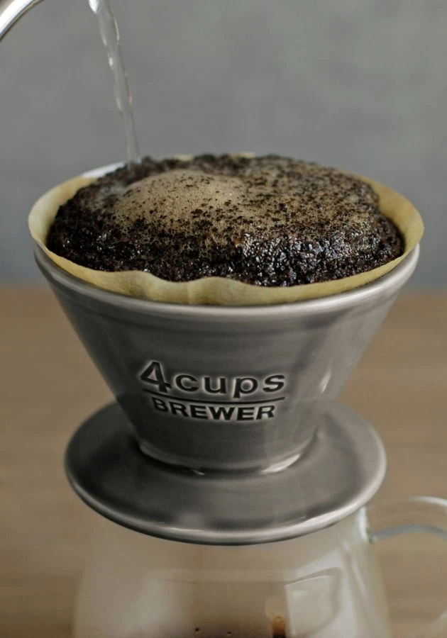 Kinto SCS Brewer Ceramic Coffee Dripper 4 Cups 2 Kinto SCS Brewer Ceramic Coffee Dripper 4 Cups - Image 2